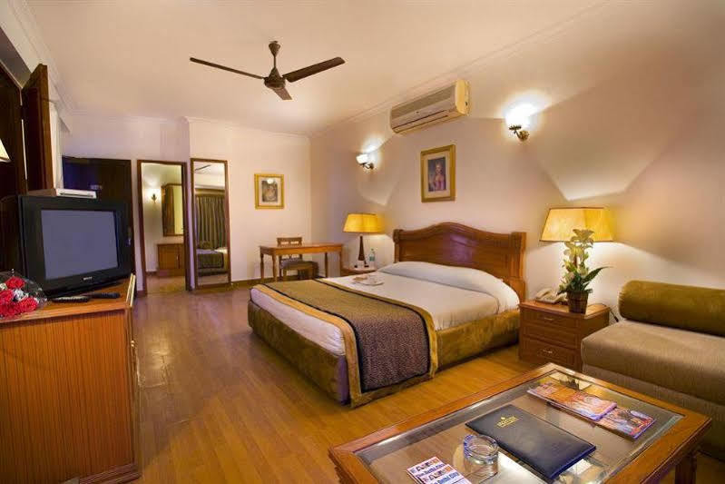 The Bmk Hotel Greater Kailash Delhi Zewnętrze zdjęcie