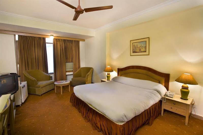 The Bmk Hotel Greater Kailash Delhi Zewnętrze zdjęcie