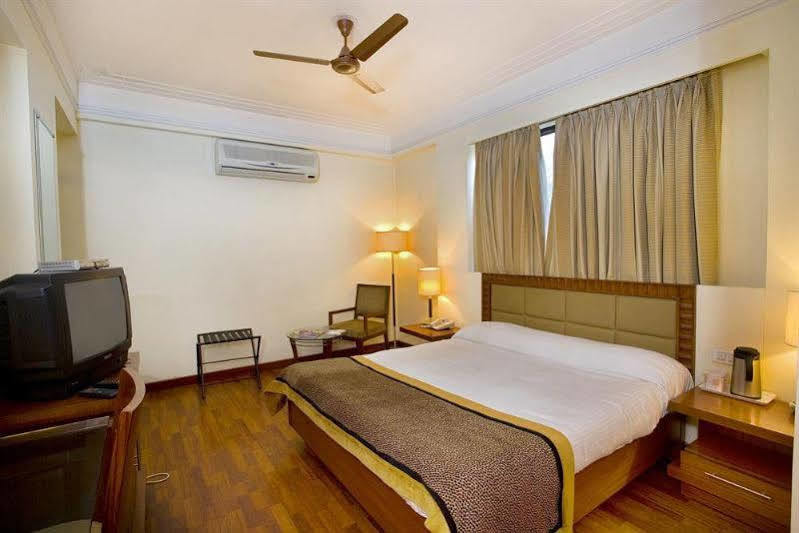 The Bmk Hotel Greater Kailash Delhi Zewnętrze zdjęcie
